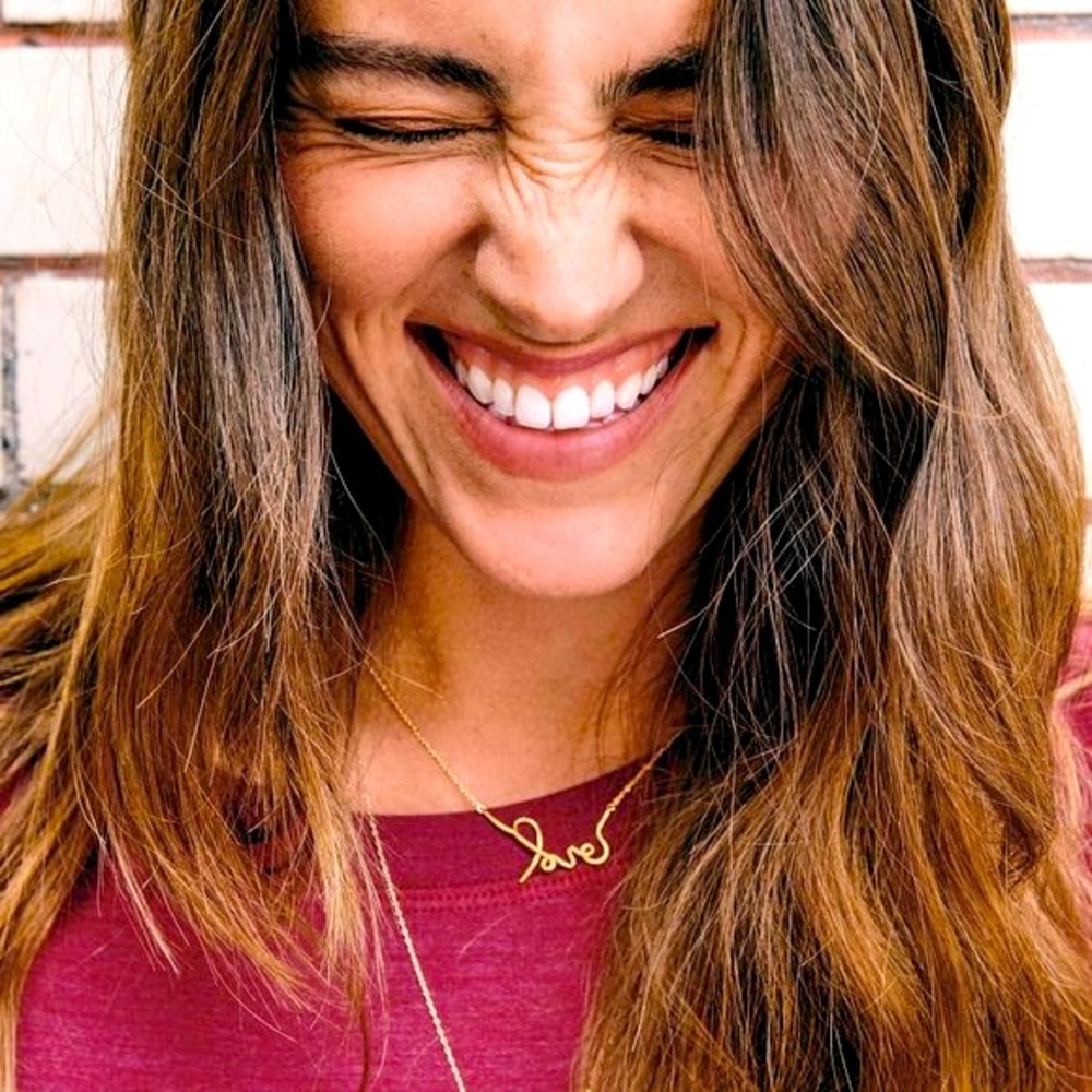 :: Stella & Dot💛💖Delicate GOLD Love Necklace - Picture 4 of 9